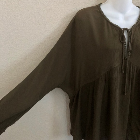 🍍Lush olive green boho peasant top - Picture 6 of 8